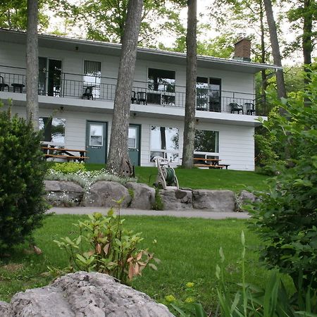 Beachwood Resort Deer Bay Екстериор снимка
