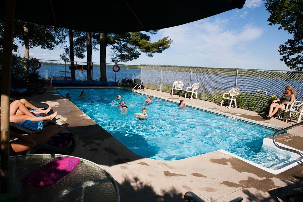 Beachwood Resort Deer Bay Екстериор снимка