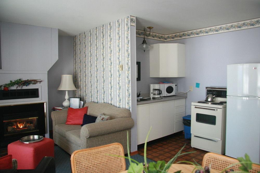Beachwood Resort Deer Bay Екстериор снимка